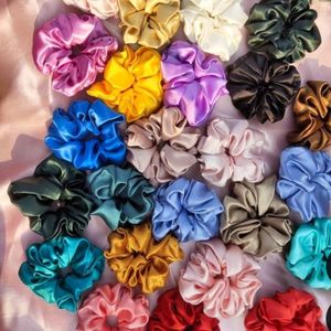 6 Set Or Scrunchies