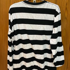 Oversized Black N White Stripped Full Sleeve Top