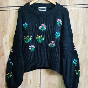 Black Embroidery Work Baggi Sweater Size44-46