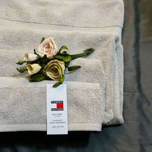 Tommy Hilfiger ultra Soft Towel Orginal MRP- 8000/