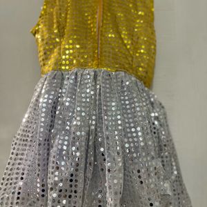 Girls Embellished Frock In Gold N Sliver 2-4 Yrs