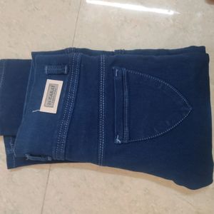 Blue LKnee Length Jean With Blu