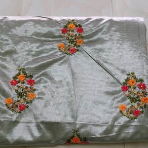 😍🌷New Beautiful Greyish Art Slik Saree😍🌷