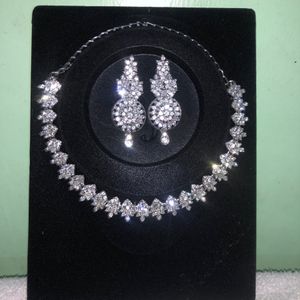 Shiny Silver Necklace Set