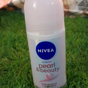pack of 1 nivea deodrant pearl & beauty roll-on