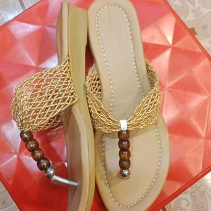 Goldan Damru Chappal