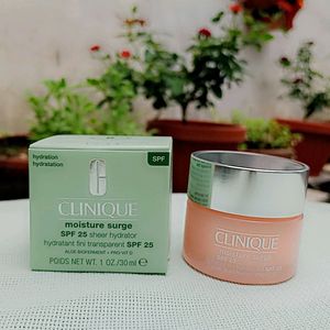 Clinique Moisture Surge SPF 25