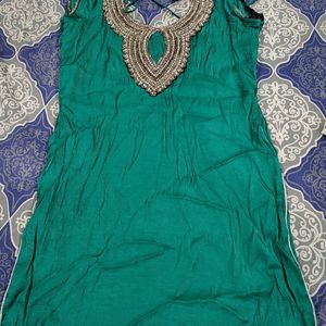 Women Kurtaset