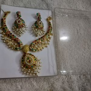 Jewellery Set.