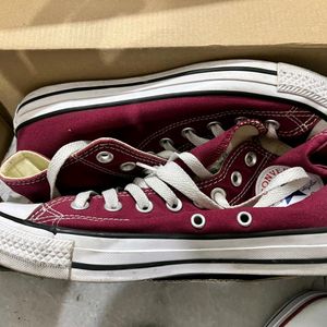 CONVERSE HIGH TOPS MAROON COLOUR UK 7