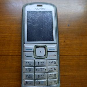 Nokia Old Model Phone.. Non Working