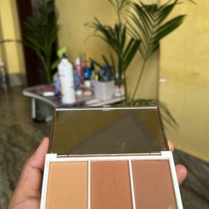 Kay Beauty Contour & Highlight Pro Palette