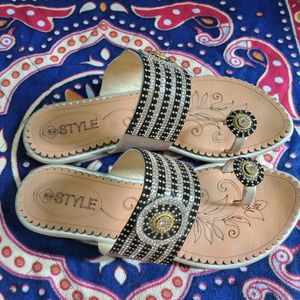 Women's fashion sandle Size 5 to 6