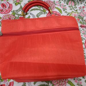 HandBag🧡❤️ And Free Potli