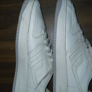 White Sneakers In Good Condition