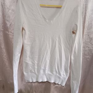 UNIQLO White Sketch Tops