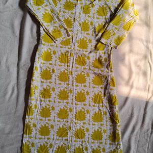 Straight Fit Round Neck Kurti