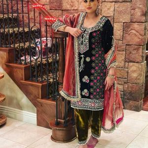 New Standard Pakistani Poshaq Dresses Beautiful Dr