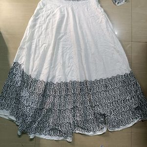 A Beautiful White Cotton Kurti