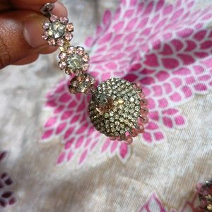 A Beautiful White Pink Combination Earings.😘❣️🥰