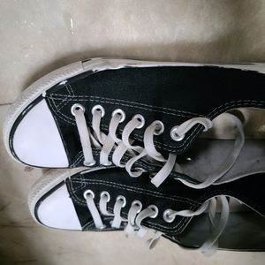 Black Converse Shouse Good Condition