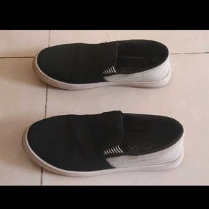 Casual Canvas Shoes Size 9