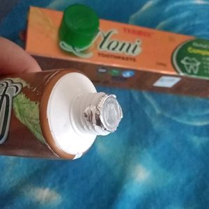 Aayurvedik Noni Toothpaste