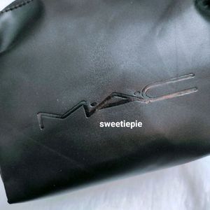 MAC Travelling Pouch