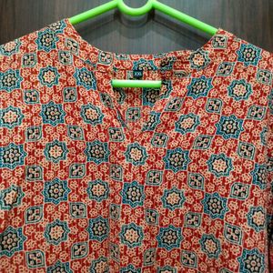 Multicolored Short Kurti Size 44