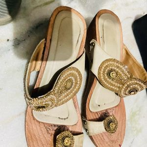 golden pearls footwear