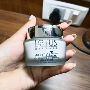 Lotus White Glow Creme