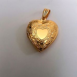 Large Golden Heart Picture Opening Pendant + Chord