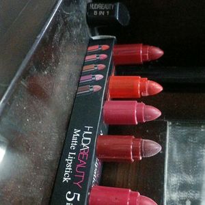 Huda Beauty 5 In 1 Red Edition