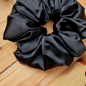 Giant Black ⚫️ Scrunchie 😍🙉❤️‍🔥