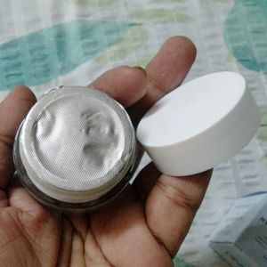 Seal Packed Eye Cream