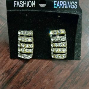 Any Earring For Coins Or Rupees