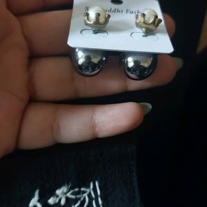 Stylish Black N White Pearl Studs For Girls