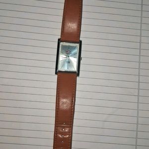 wrist watch witnout battery or cell