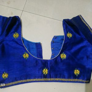 2 Heavy Sarees Combo With Blouses