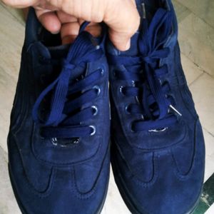 Navy Blue Sneakers Used But Condition Like New