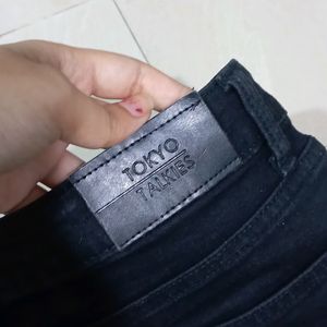 130₹Black Wide-leg Denim