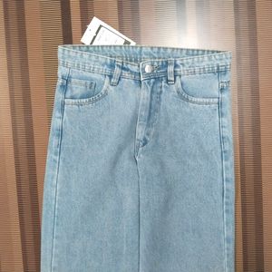 U-85 Size 28 Straight Women Denim Jeans