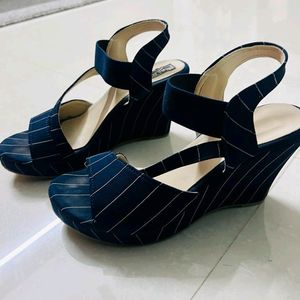 Blue Wedges