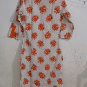 White kurta With Flowers Print