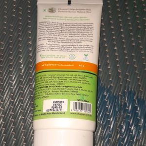 Mamaearth Vitamin C Glow Face Cream