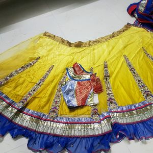 Readytowear Saree With Semi Stitched Blouse