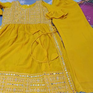 Girl Naira Cut Suit