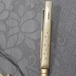 Nova Hair Straightner