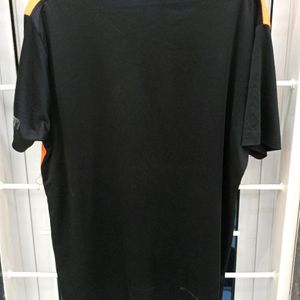 Under-armour black t-shirt