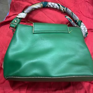 DressBerry Original Green Handbag